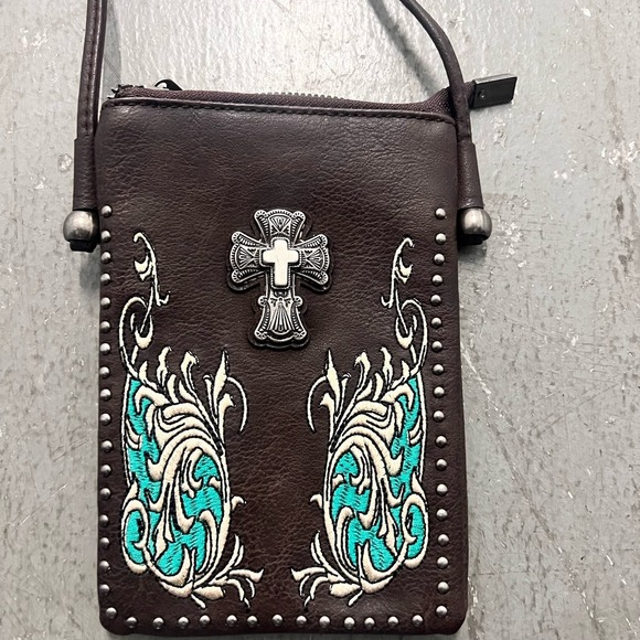 American Bling Western Leather Embossed Turquoise Cross Studded Crossbody Bag - Picture 2 of 8